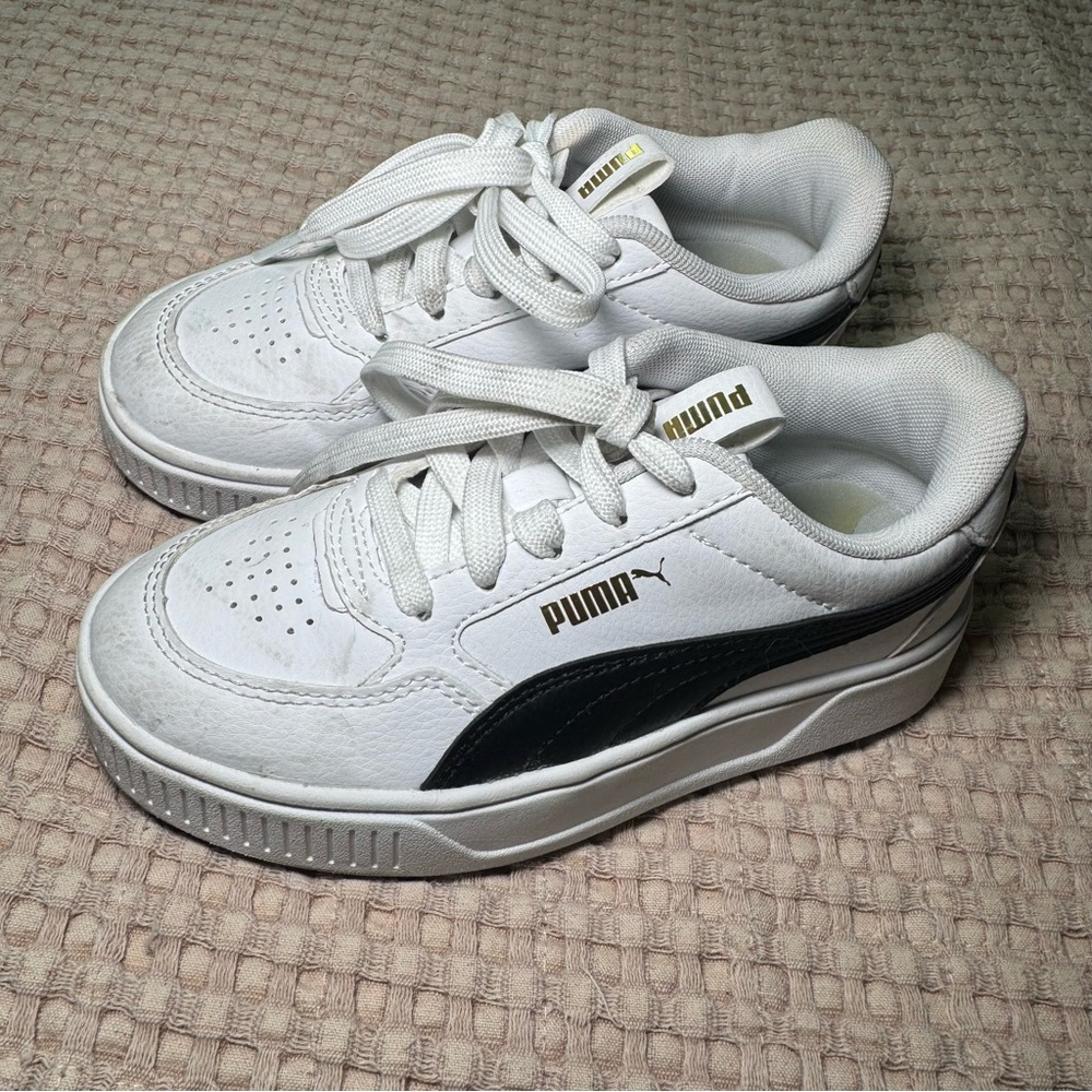 PUMA Girls Youth-Child Karmen Rebelle Sneaker Size 13 White/Black‎ Leather Shoes